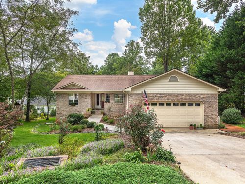 3 Wentworth Ct, Etowah, NC, 28729-9751 | Card Image