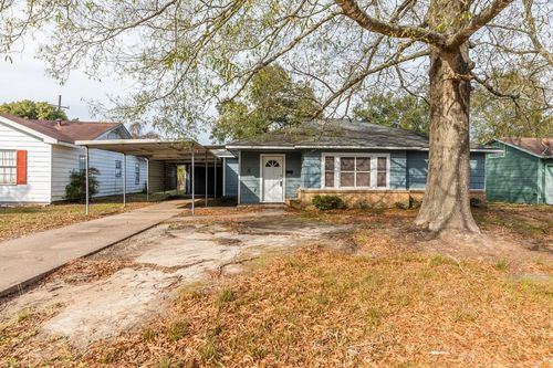 6 Childers Dr, Orange, TX, 77630-3218 | Card Image