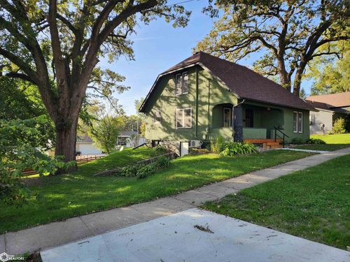 1209 Cedar St, Atlantic, IA, 50022-2233 | Card Image
