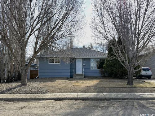 1752 93rd Street, North Battleford, SK, S9A0C8 | Card Image