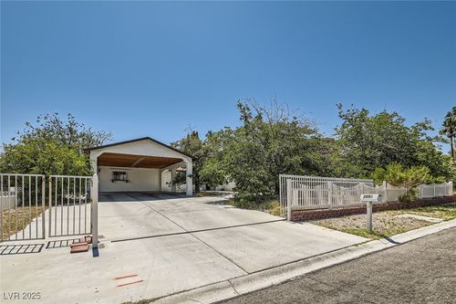 7898 Wishing Well Rd, Las Vegas, NV, 89123-2013 | Card Image
