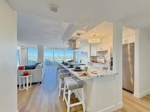 208-1820 Avenida Del Mundo, Coronado, CA, 92118-4029 | Card Image