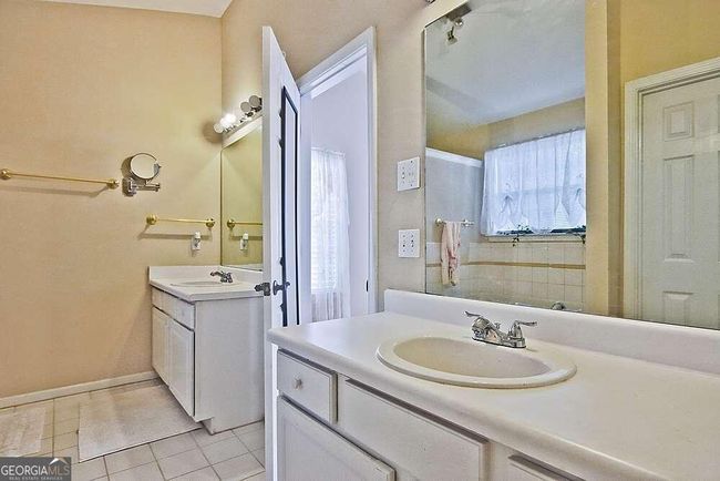 770 Walnut Creek Dr Nw, House other with 5 bedrooms, 4 bathrooms and 4 parking in Lilburn GA | Image 36