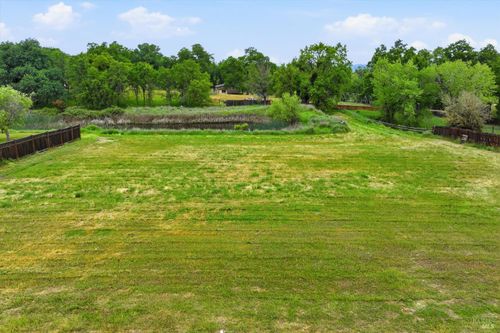 1100 Oak Park Way, Lakeport, CA, 95453-6385 | Card Image