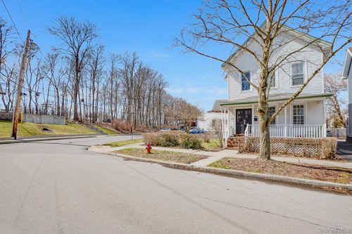 27 Orchard Pl, Poughkeepsie, NY, 12601-1911 | Card Image