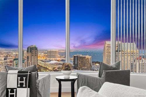 3904-888 W E Street, San Diego, CA, 92101 | Card Image