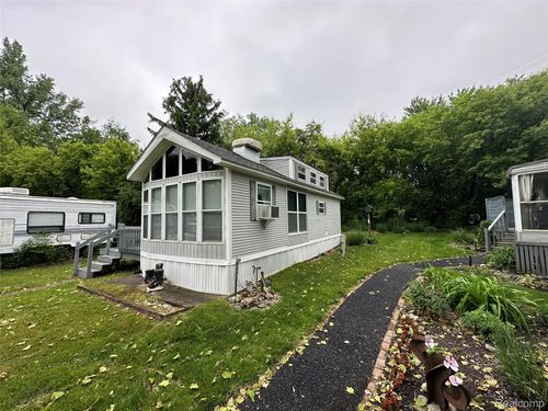 30-10001 E Goodall Rd, Durand, MI, 48429-9744 | Card Image