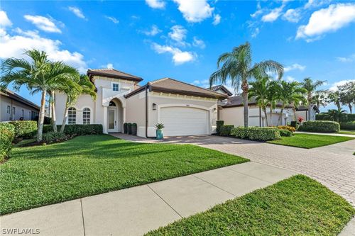7884 Valencia Ct, NAPLES, FL, 34113-3185 | Card Image