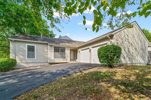 10786 Westgate Rd, Overland Park, KS, 66210-1164 | Card Image