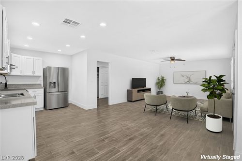 617 N 11th St, Las Vegas, NV, 89101-2509 | Card Image