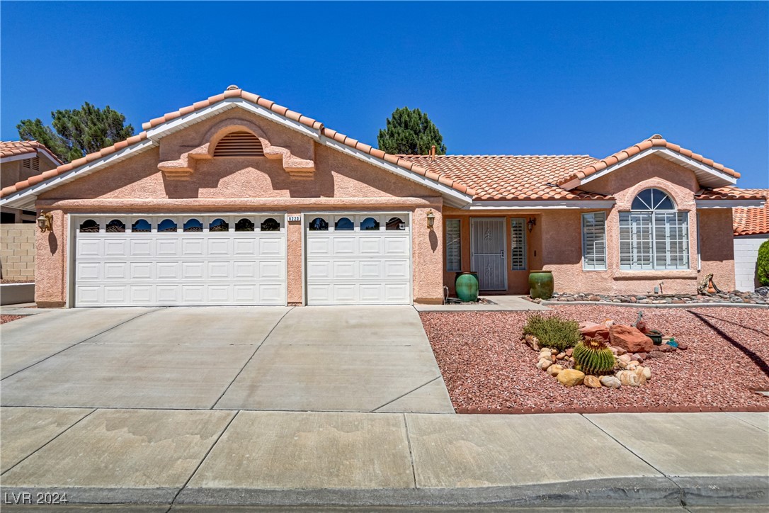 Arch Bay Ln, Las Vegas, NV 89128