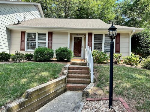 6422 Meadow View Dr, Raleigh, NC, 27609-3549 | Card Image