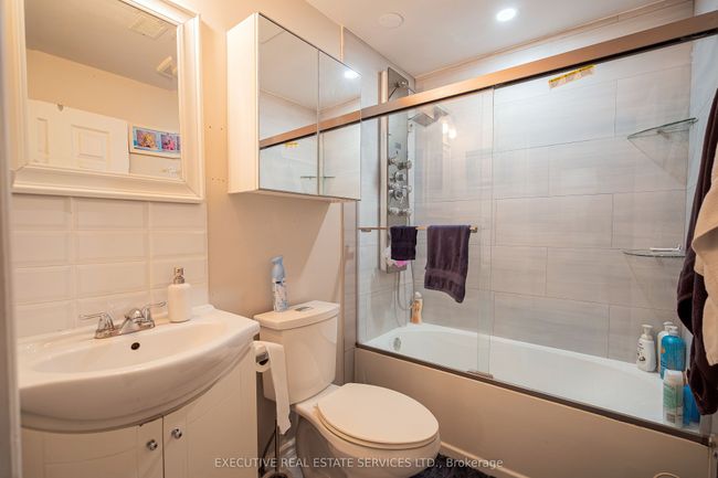 4 Simmons Blvd, House other with 5 bedrooms, 4 bathrooms and 3 parking in Brampton ON | Image 39