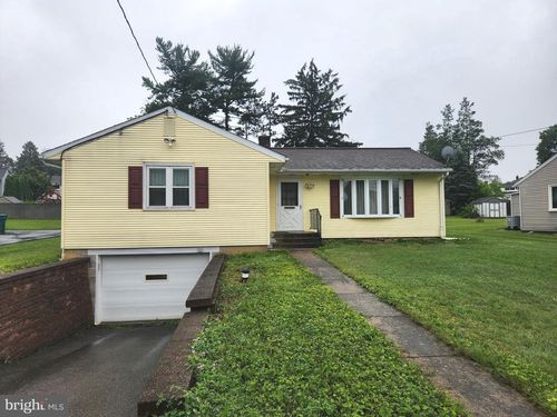 1930 Manor Ridge Dr, LANCASTER, PA, 17603-4449 | Card Image