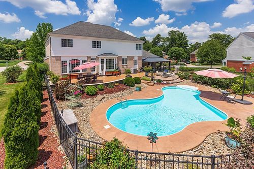 4250 English Oaks Ct, Batavia, OH, 45103-1589 | Card Image