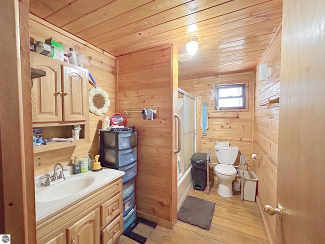10090 Snowbowl Rd, House other with 2 bedrooms, 1 bathrooms and null parking in Houghton Lake MI | Image 11