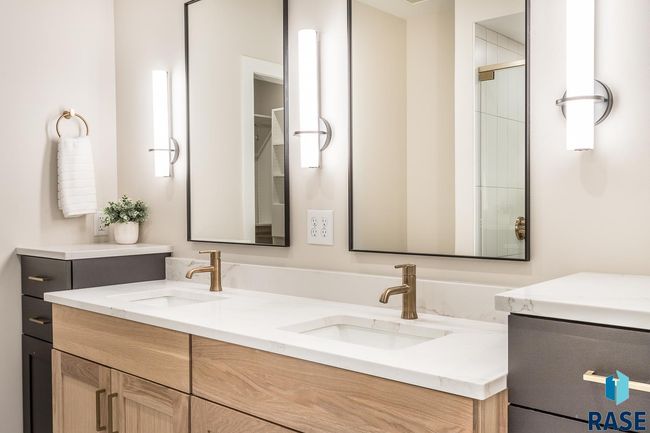 6613 E Corsair Dr, House other with 3 bedrooms, 3 bathrooms and null parking in Sioux Falls SD | Image 22