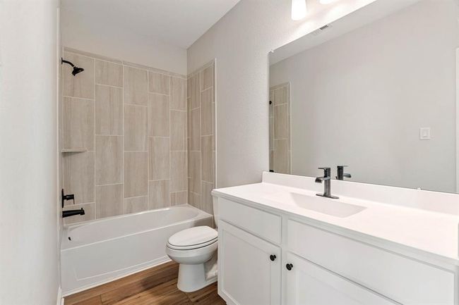 1927 June Lake Ln, House other with 3 bedrooms, 2 bathrooms and 2 parking in Iowa Colony TX | Image 12