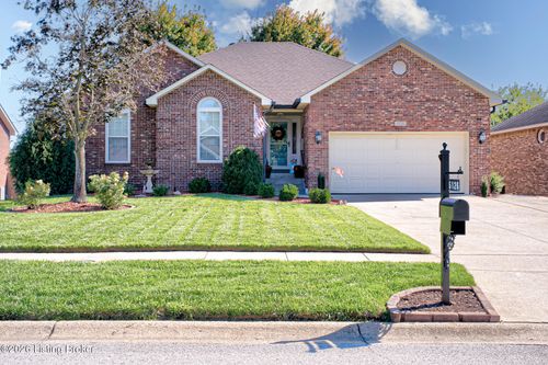 5126 Hunters Point Cir, Louisville, KY, 40216-1486 | Card Image