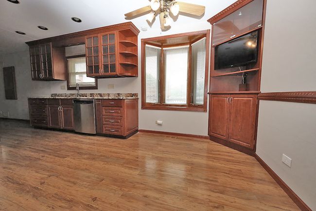 1141 Hartford Ln, House other with 5 bedrooms, 3 bathrooms and 2 parking in Elk Grove Village IL | Image 9
