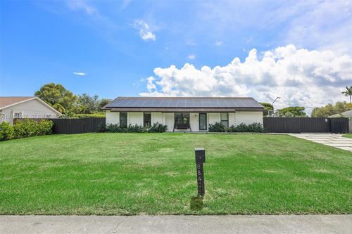 8840 Sw 181st Ter, Palmetto Bay, FL, 33157-5936 | Card Image