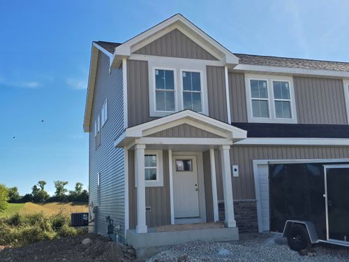 548 Harvest Ln, Hartford, WI, 53027-9382 | Card Image