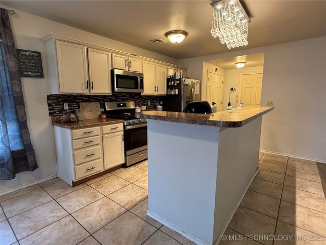 2015 Harriman Cir, House other with 4 bedrooms, 2 bathrooms and null parking in Bartlesville OK | Image 7