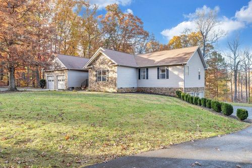 211 Woods Edge Dr, Rocky Mount, VA, 24151-6560 | Card Image