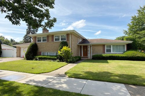 801 S See Gwun Ave, Mount Prospect, IL, 60056-4147 | Card Image