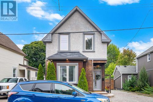 43 Woodbine Crescent E, Hamilton (Strathcona), ON, L5H4K8 | Card Image