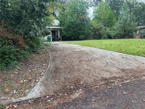 1092 Lynmoor Dr Ne, Brookhaven, GA, 30319-4124 | Card Image