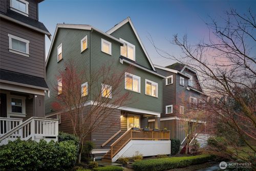 365 Ne Denny Way, Issaquah, WA, 98029-5408 | Card Image