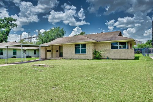 1726 Wilde Rock Way, Houston, TX, 77018-7214 | Card Image