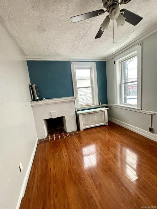 2428-2426 Grand Ave, Baldwin, NY, 11510-3231 | Card Image