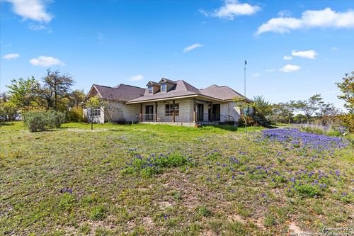 300 Logans Way, Blanco, TX, 78606-4602 | Card Image