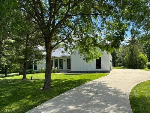 14827 Caves Rd, Russell, OH, 44072-9511 | Card Image