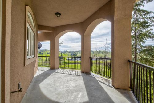 8408 Vista Verde Cir, La Grange, CA, 95329-9522 | Card Image