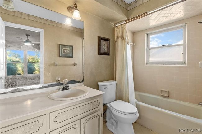 809 N Golf Course Dr, House other with 3 bedrooms, 2 bathrooms and 3 parking in Crystal River FL | Image 17
