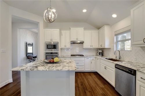 209 Wynnpage Dr, Dripping Springs, TX, 78620-2105 | Card Image