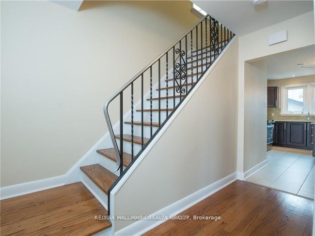 298A Woodroffe Avenue, House attached with 3 bedrooms, 2 bathrooms and 3 parking in Woodroffe ON | Image 4