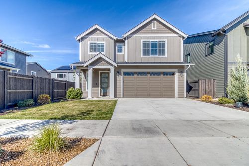 63211 Lavacrest St, Bend, OR, 97703-7067 | Card Image