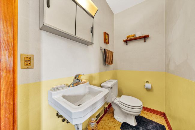 33-Half Bath in Garage | Image 33