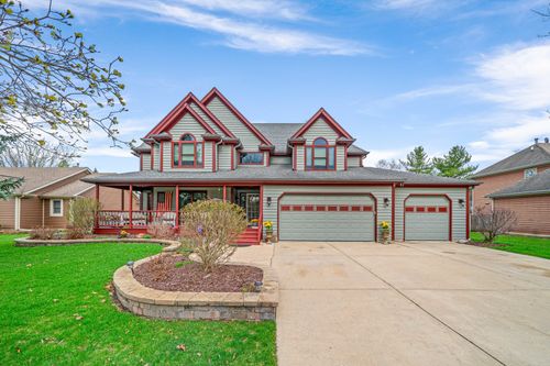 520 Rees St, Hinckley, IL, 60520-9333 | Card Image