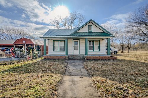 402 E Main St, Wilburton, OK, 74578-4414 | Card Image