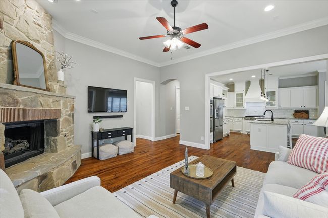 9008 Cypress Creek Rd, House other with 4 bedrooms, 5 bathrooms and null parking in Lantana TX | Image 11