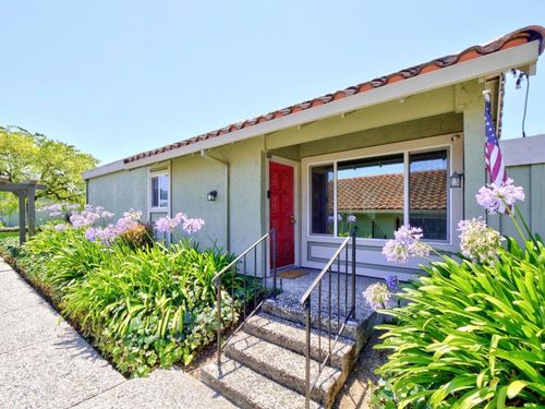 262 Crestview Dr, Watsonville, CA, 95076-2727 | Card Image