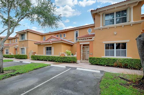apt-402-8511 Nw 141st Ter, MIAMI LAKES, FL, 33016-6727 | Card Image