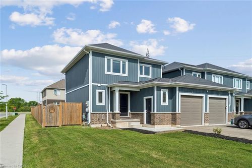 4 Viger Dr, Welland, ON, L3B0E3 | Card Image