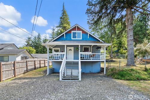 613 Cherry St, Raymond, WA, 98577-3905 | Card Image
