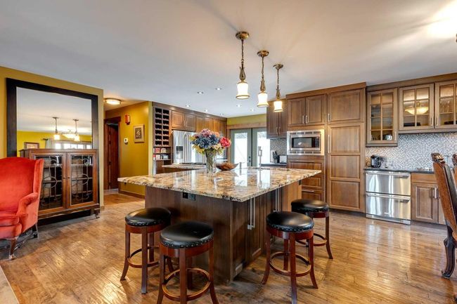 70 Mayfair Rd Sw, House detached with 3 bedrooms, 4 bathrooms and 3 parking in Calgary AB | Image 7